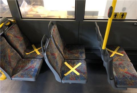 In den Fahrzeugen von Bremerhaven Bus soll jeder zweite Sitzplatz frei bleiben.