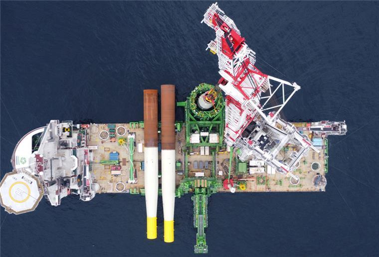 In den Gewässern der deutschen Ostsee wurde am vergangenen Wochenende das letzte Fundament des Offshore-Windparks Arcadis Ost 1 installiert. 
