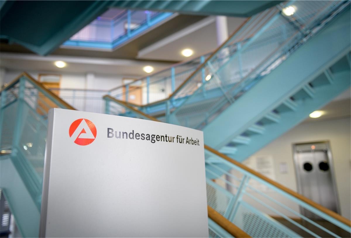 In der Agentur für Arbeit und im Jobcenter laufen zu viele Anrufe auf.