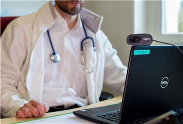 In der Corona-Krise sind Videosprechstunden zwischen Arzt und Patient unbegrenzt erlaubt.