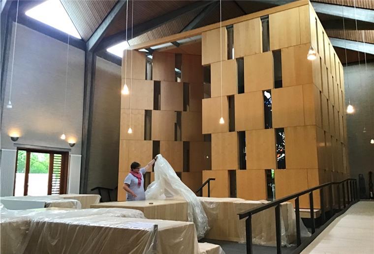 In der einstigen evangelischen Michaeliskirche an der Goethestraße entsteht ein Urnenfriedhof - das erste Kolumbarium dieser Art im Land Bremen.