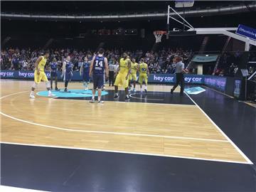 In der ersten Halbzeit agierten die Eisbären in Braunschweig auf Augenhöhe. Doch mit zunehmender Spielzeit wurde der Unterschied zwischen BBL und ProA deutlich.