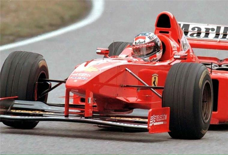 Michael Schumacher in seinem Ferrari F300