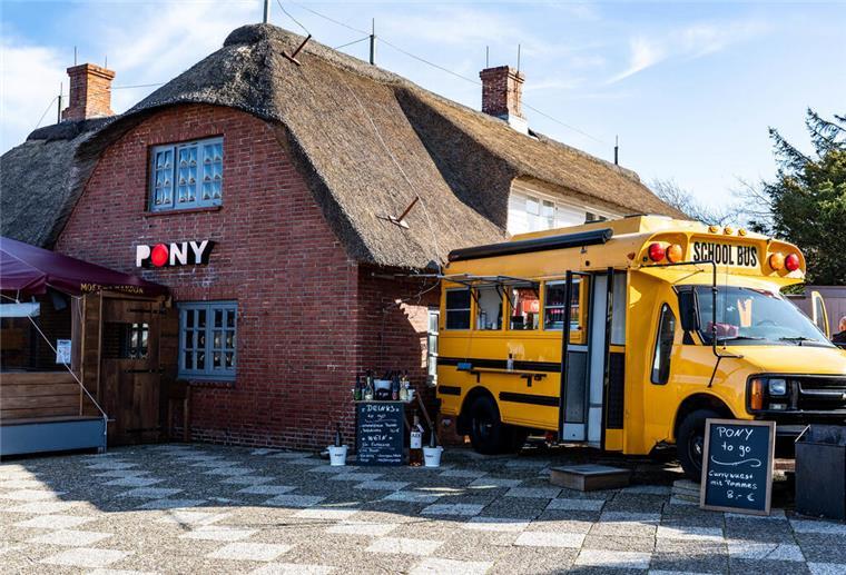 In der Gaststätte Pony in der Straße Strönwai im Zentrum von Kampen wurde am Pfingstwochenende ausgiebig gefeiert. Dabei kam es auch zu ausländerfeindlichen Äußerungen und Handzeichen.