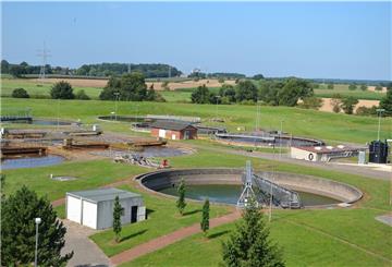 In der großen Anlage am nord-östlichen Rand der Stadt Zeven werden die Abwässer aus der Samtgemeinde gereinigt.