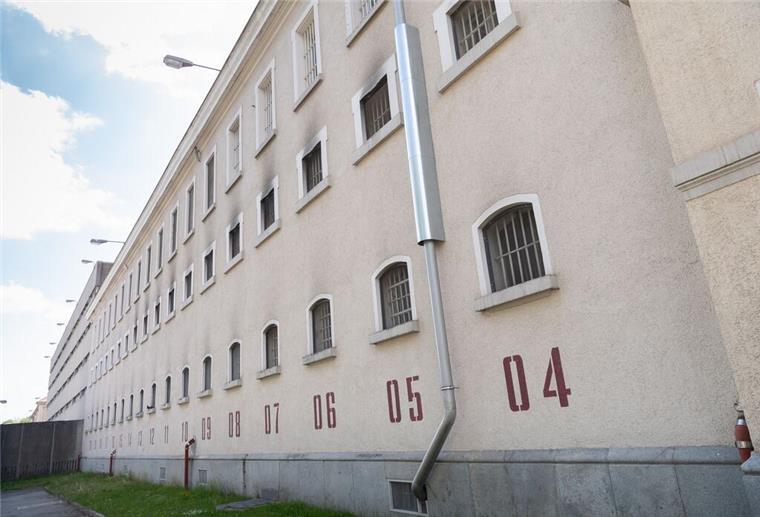 In der Justizvollzugsanstalt Stadelheim machte Ochsenknecht auf dem Weg nach Österreich Station. 