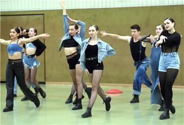 In der Kategorie "Jazz" tritt die Tanz-Etage mit der Choreografie "Kickstart" an.