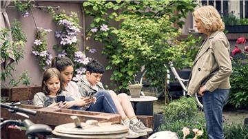 In der Komödie „Enkel für Fortgeschrittene“ dreht es sich vor allem rund um Generationengegensätze.