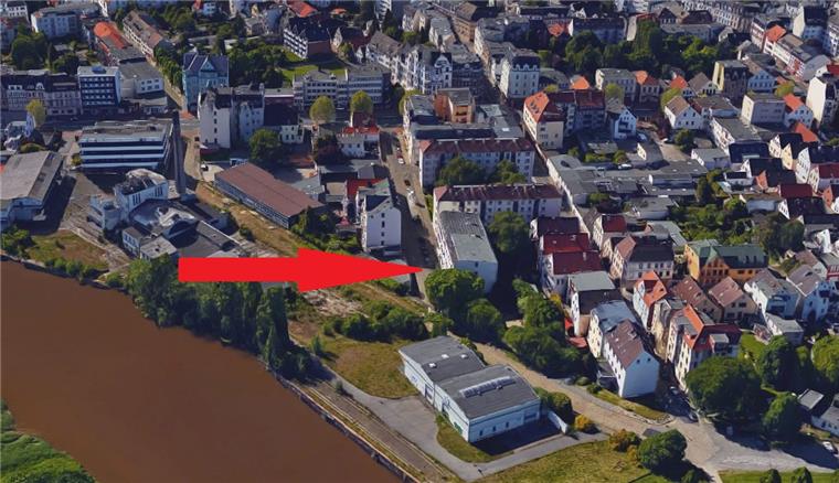 Bremerhaven: Sechs Männer schlagen auf 19-Jährigen ein und rauben ihn aus In der Luisenstraße traf der 19-Jährige gleich auf sechs Räuber.