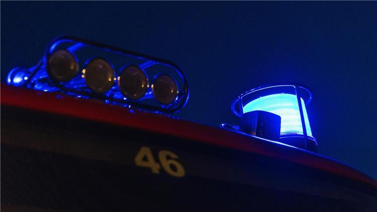 Vereinsheim in Buchholz abgebrannt - Zwei Männer fliehen In der Nacht brennt ein Vereinsheim in Buchholz ab. (Symbolbild)