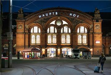 in der Nähe des Bremer Hauptbahnhofs wurde ein 19-Jähriger schwer verletzt