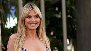 In der neuen Folge der TV-Show „Germany’s Next Topmodel“ wagte sich auch Heidi Klum an die Schere.
