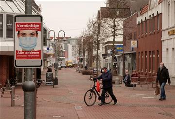 In der Nordenhamer Innenstadt hat die Polizei einen Mann ohne Maske angesprochen. Der 23-Jährige kündigte an, auch fortan keine Maske tragen zu wollen.
