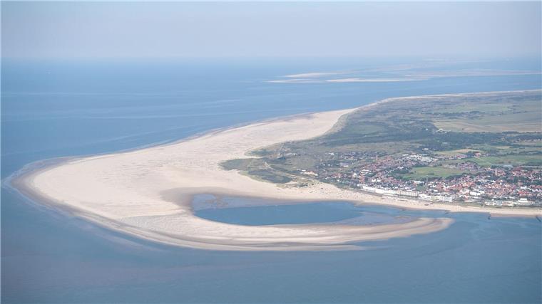 Fridays for Future demonstriert auf Borkum gegen Gasbohrung In der Nordsee vor Borkum soll Erdgas gefördert werden. (Illustration)