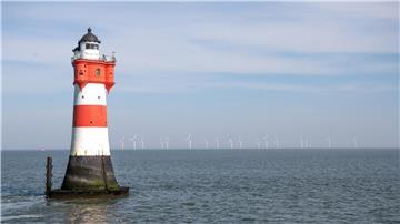 In der Nordsee vor Bremerhaven steht der Leuchtturm „Roter Sand“.