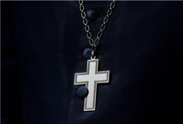 In der St.-Bartholomäus-Kirche in Tossens steht am Sonntag, 20. März, ein plattdeutscher Gottesdienst auf dem Programm.