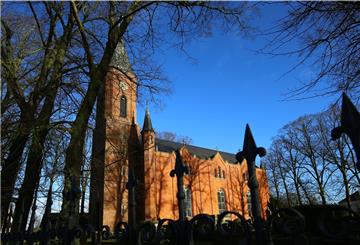 In der St.-Nikolai-Kirche in Stollhamm wird es zu Ostern wieder Gottesdienste geben.