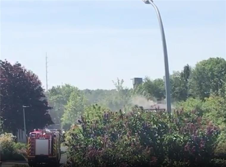 Noch ein Feuer in Lehe: Leerstehendes Einfamilienhaus brennt In der Straße Am Wischacker in Bremerhaven-Lehe hat es am Donnerstag gebrannt.