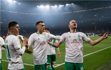 In der vergangenen Runde jubelten die Bremer beim FC Schalke 04.