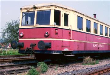 In diesem Farbkleid wird sich der Triebwagen nach der Restaurierung präsentieren. Allerdings wird er dann wieder die Aufschrift "Butjadinger Bahn" tragen. 