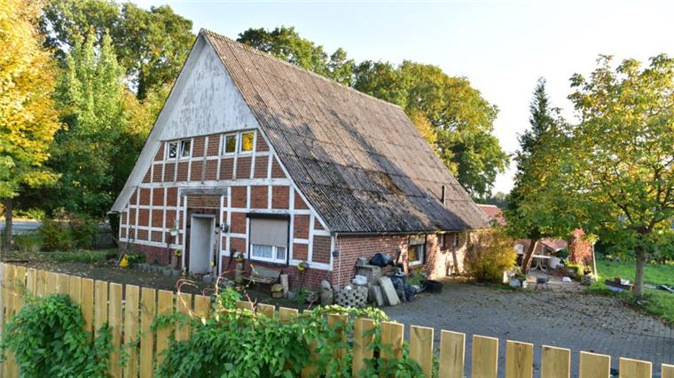 58-Jährige im Landkreis Stade getötet - Mitbewohner der Täter? In diesem Haus wohnten das Opfer und der mutmaßliche Täter.