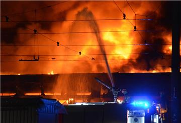 In Düsseldorf wurden 40 Busse das Opfer von Flammen.