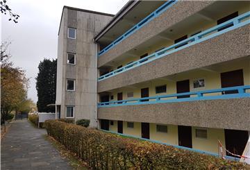 In einem der Wohnblöcke, die Anfang der 70er Jahre in Stotel gebaut wurden, soll der tödliche Schuss gefallen sein.