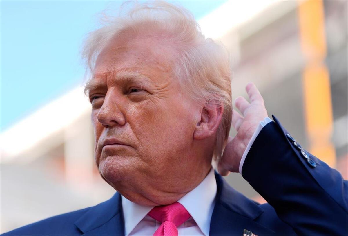 Unter Trumps Gürtellinie: „South Park“ erzürnt Weißes Haus In einem Statement an mehrere US-Medien zeigte sich eine Sprecherin des Weißen Hauses erzürnt über eine Folge der US-Serie „South Park“. Darin wird Trump parodiert.