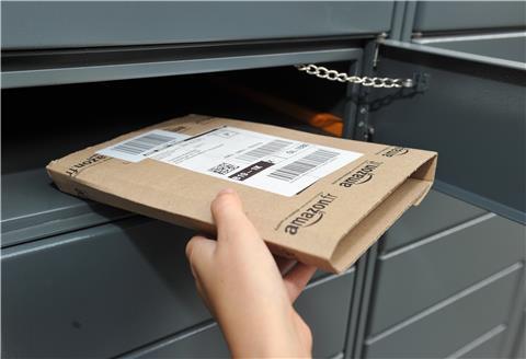 In einem Verteilzentrum werden Pakete aus den Logistikzentren für die Auslieferung an den Kunden, bevor sie durch lokale Partner ausgeliefert werden.
