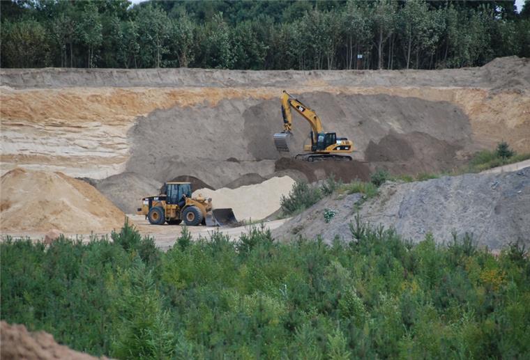 Deponie Driftsethe: Entscheidung fällt bald In einer alten Sandkuhle am Weißenberg, nicht weit von der A 27 entfernt, möchte der Tiefbau- und Abbruchunternehmer Jörg Freimuth eine Deponie für seinen Bauschutt einrichten. Foto Archiv