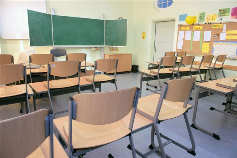 Lehrer soll Schulklasse zu Hitlergruß aufgefordert haben In einer Klasse an einer Berufsschule in Hannover soll ein Lehrer Schüler dazu aufgefordert haben, den Hitlergruß zu zeigen.