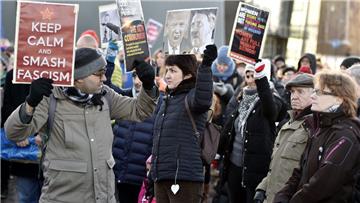 In Finnlands Hauptstadt Helsinki äußern die Demonstranten ihren Unmut über die A...