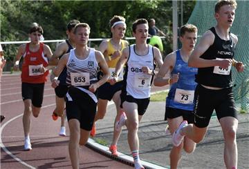 In Göttingen siegte Tammo Doerner (rechts) in der U18-Klasse über 800 und 1500 Meter.