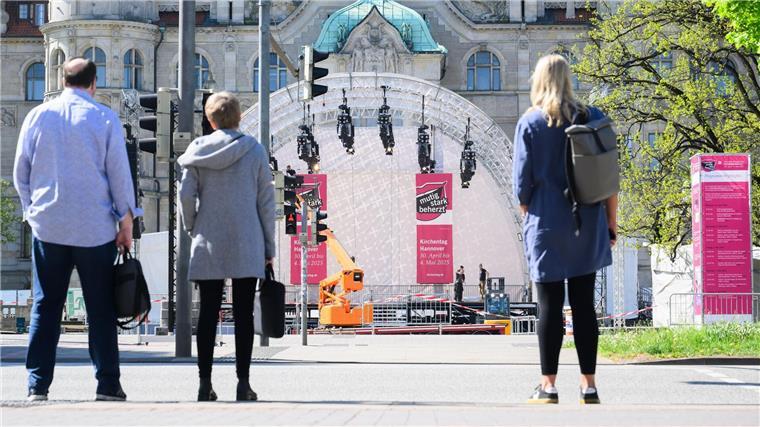 In Hannover stehen die Vorbereitungen für den Kirchentag vor dem Abschluss. 