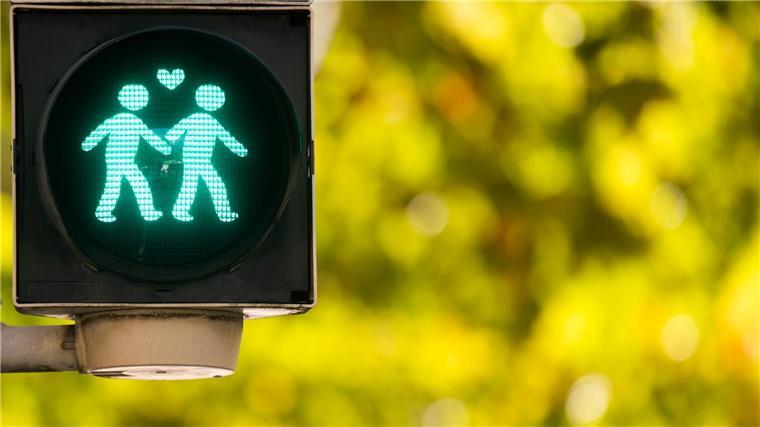 Bremer Grüne wollen gleichgeschlechtliche Ampelmotive In Hannover wurden schon vor fünf Jahren Ampeln mit homosexuellen Pärchen installiert. (Archivbild)