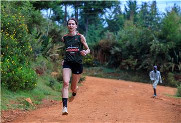 In Kenia hatte sich Tanja Lischewski im Februar in bis zu 2400 Metern auf die Marathon-Läufe in diesem Jahr vorbereitet. Die offiziellen Starts sind aufgrund der Pandemie allesamt ausgefallen. Bei einem virtuellen Lauf erreichte sie ihr persönliches Ziel und lief einen Marathon in unter dreieinhalb Stunden.