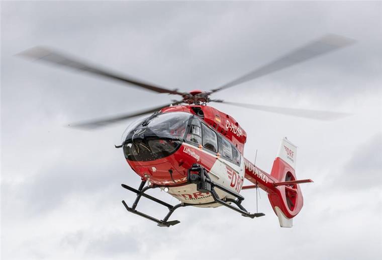 Ein Rettungshubschrauber startet zu einem Einsatz.
