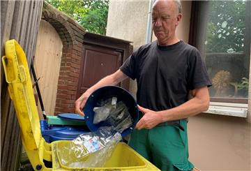 In Lehe liegen oft Müllsäcke an der Straße. Ursache für den Müll sind gelbe Säcke, die zu frührausgelegt werden, und die nicht in der gelben Tonne laden.