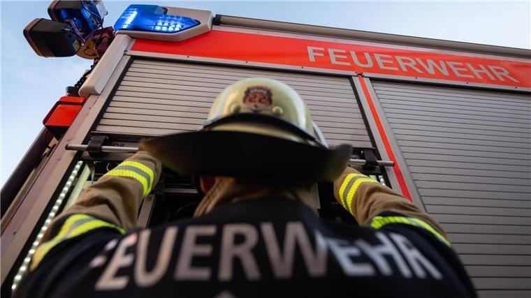 Sechsstelliger Schaden bei Wohnhausbrand - ein Verletzter In Lingen gerät ein Wohnhaus in Brand - der Schaden ist sechsstellig. (Symbolbild)
