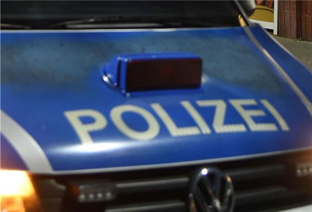 In Loxstedt wurde ein Fußgänger von einem Lkw angefahren.