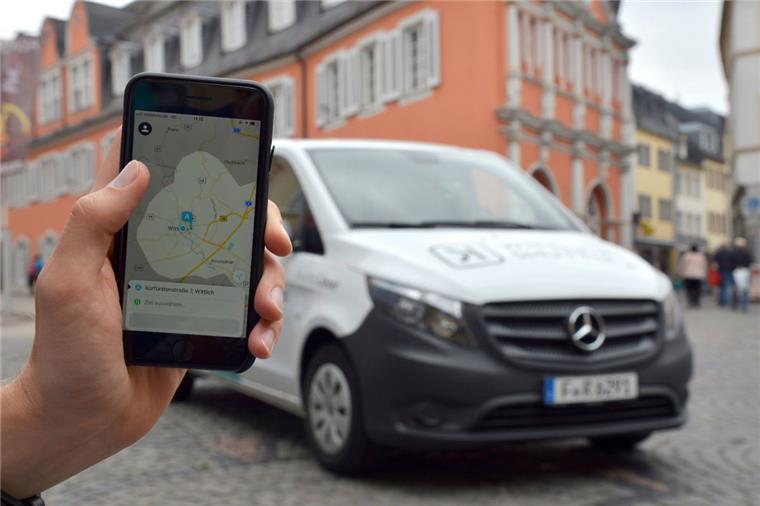 In manchen deutschen Kommunen gibt es sie schon: Anrufsammeltaxen. Der Landkreis Rotenburg hat jetzt in Bothel ein Pilotprojekt gestartet. In vielen Dörfern fahren dort ansonsten lediglich Schulbusse.