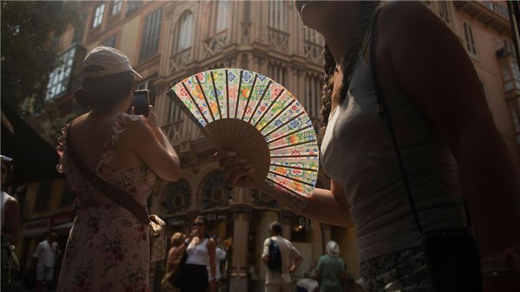 Deutsche Feuerwehrleute in Spanien - 40 Waldbrände zugleich In manchen Teile Spaniens gab es in den vergangenen Wochen fast täglich Höchsttemperaturen von fast 40 Grad oder auch darüber.