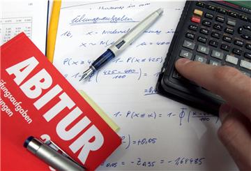 In Mathe fielen die Abiturnoten schlechter aus als sonst, in den anderen Fächern aber laut Bildungsbehörde nicht.