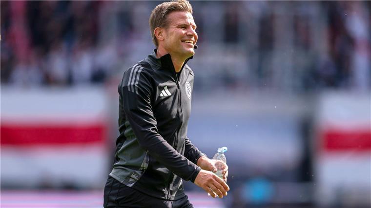 Felix Brych neuer Rekord-Schiedsrichter In Mönchengladbach absolvierte Felix Brych sein Rekordspiel.