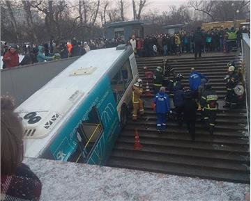 In Moskau ist am Montag ein Linienbus in eine Menschenmenge gefahren.