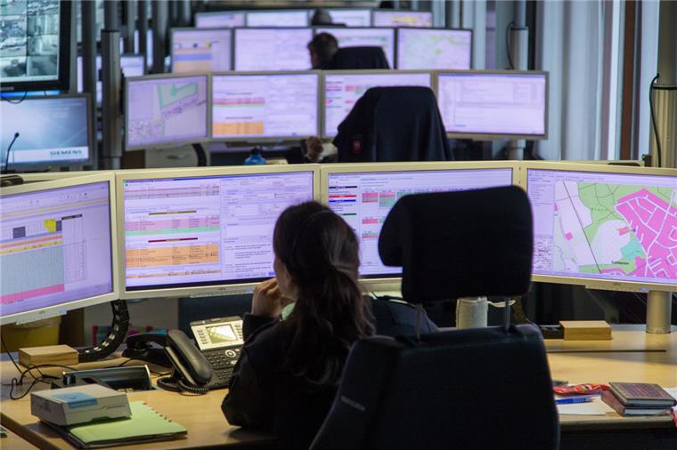Niedersachsen: Polizei-Computersystem nach Update lahmgelegt In Niedersachsen hatte die Polizei am Donnerstag nach einem Update mit Computerproblemen zu kämpfen.