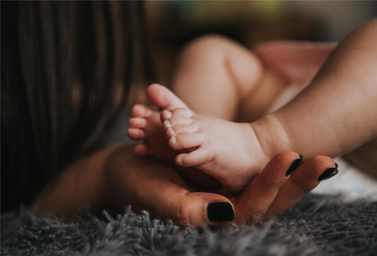 Unglaubliche Geburt: Mutter bringt 5-Kilo-Baby zur Welt In Nienburg hat eine Mutter ein Baby mit über 5 Kilo Gewicht geborgen.