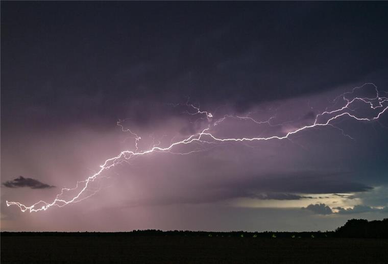 In Norddeutschland muss am Mittwoch mit Gewittern gerechnet werden. Auch für Bremerhaven gibt es eine Warnung vom Deutschen Wetterdienst.