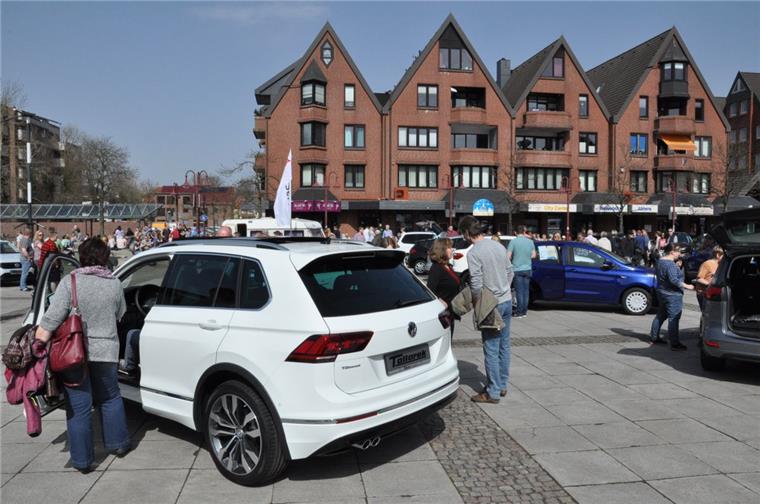 Autofrühling in Nordenham lockt Tausende von Besuchern In Nordenham läuft am Sonntagnachmittag der Autofrühling