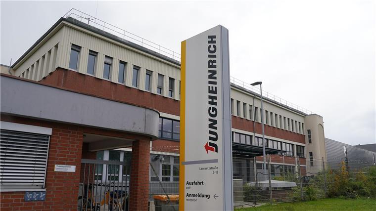 Jungheinrich will Werk in Lüneburg bis 2027 schließen In Norderstedt hat Jungheinrich noch rund 1.500 Beschäftigte. (Archivbild)